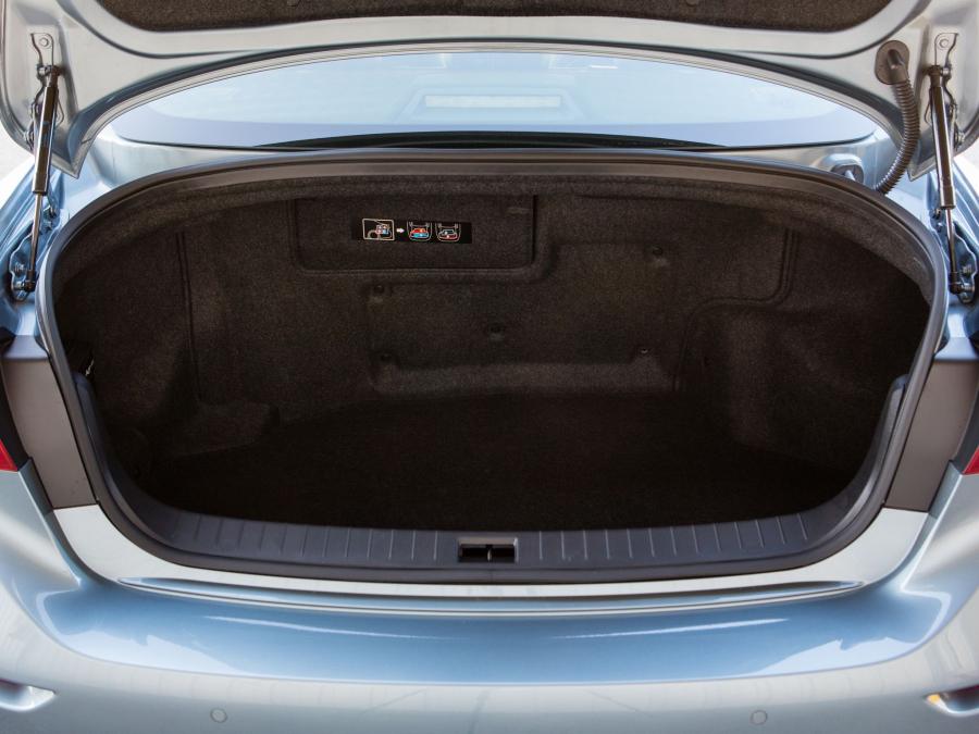  Infiniti Q50 S Hybrid 2013 года  (EU) (фото 8 из 12)